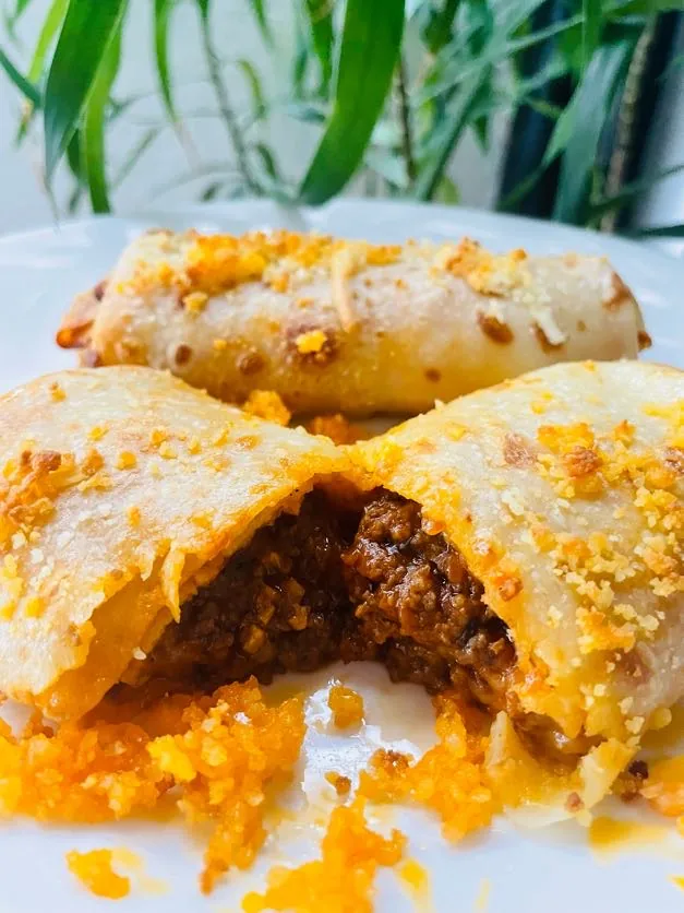 Savory beef crepes ni Jane na kita ang palaman